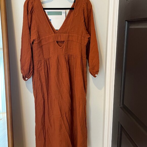 Madewell Lightspun V-Neck Midi Dress in Burnt Orange - Picture 5 of 7